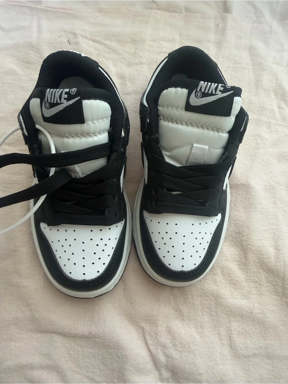Nike Kids Black & White Low-Top Sneakers with Perforated Toe